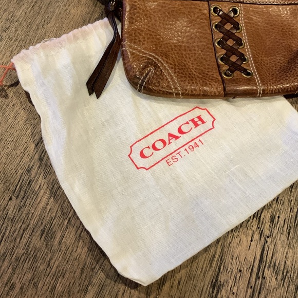 Vintage authentic Coach mini leather wristlet - Picture 10 of 10